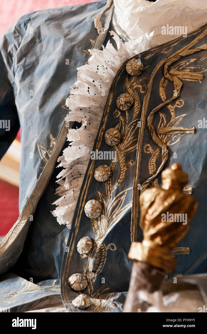 La carta di scultura del xviii secolo e in stile cappotto Foto Stock