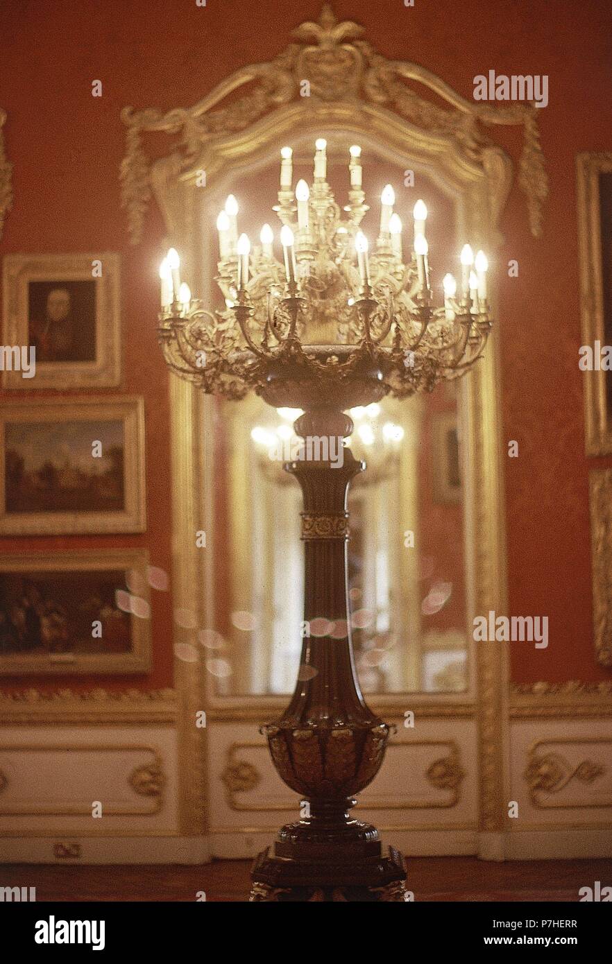 Interno-GALERIA WATERLOO DISEÑADA POR DEAN WYATT 1828-ESTILO LUIS XIV. Autore: ADAM, ROBERT. Posizione: MUSEO WELLINGTON / ASPLEY House, Londra, Inghilterra. Foto Stock