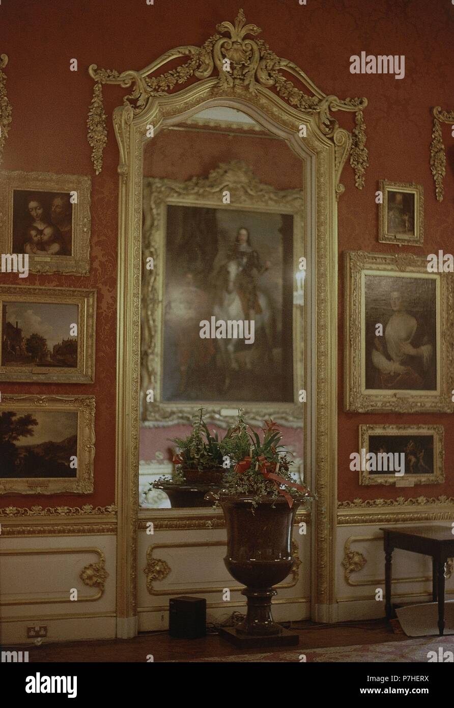 Interno-GALERIA WATERLOO DISEÑADA POR DEAN WYATT 1828-ESTILO LUIS XIV. Autore: ADAM, ROBERT. Posizione: MUSEO WELLINGTON / ASPLEY House, Londra, Inghilterra. Foto Stock