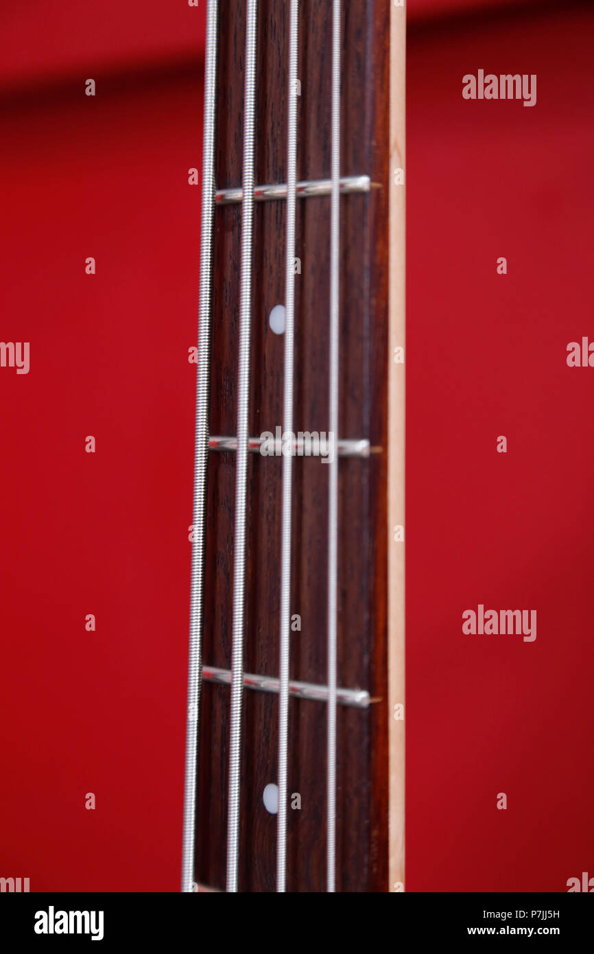 Dettaglio della chitarra basso collo Foto Stock