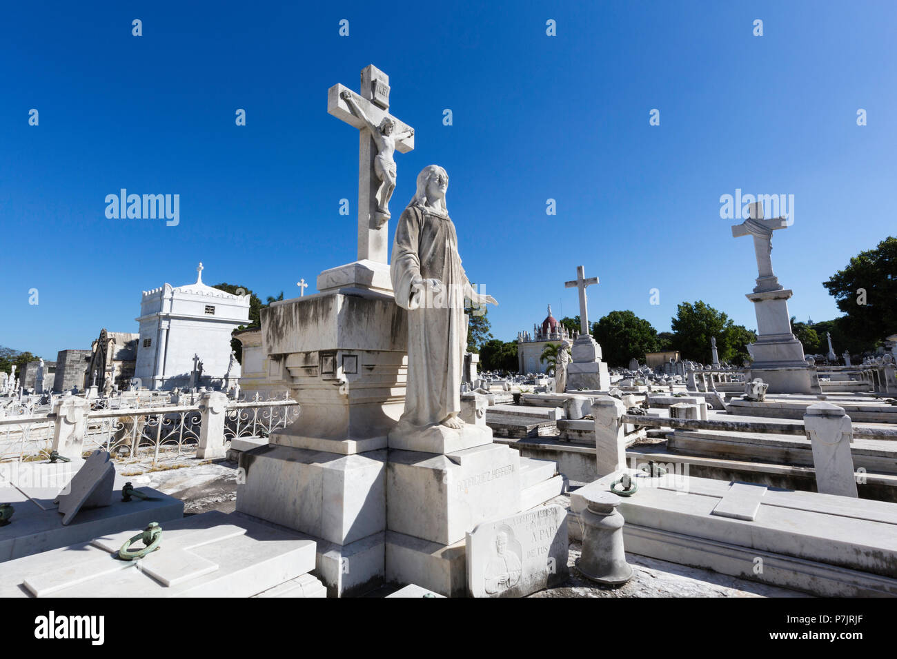 Luogo di sepoltura al Cementerio Cristóbal Colón nella Vecchia Havana, Cuba Foto Stock