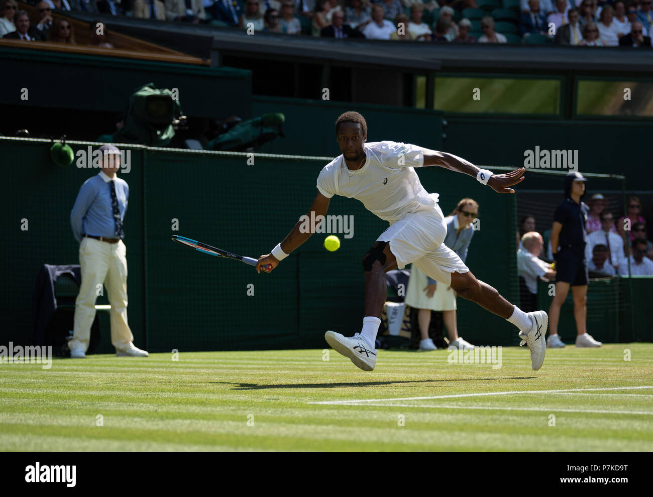 Londra, Regno Unito. 06 luglio 2018. Il torneo di Wimbledon Tennis Championships 2018 tenutosi presso il All England Lawn Tennis e Croquet Club di Londra, Inghilterra, Regno Unito. Sam QUERREY (USA) [11] v Gael Monfils (FRA) sul Centre Court. Nella foto:- Gael Monfils. Foto Stock