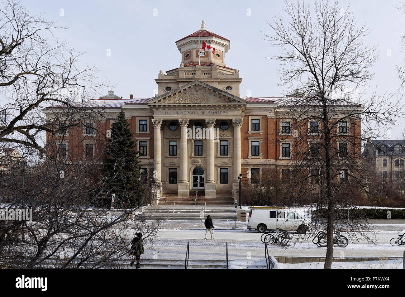 WINNIPEG, Canada - 2014-11-19: inverno vista sulle Università di Manitoba Edificio Amministrativo Foto Stock