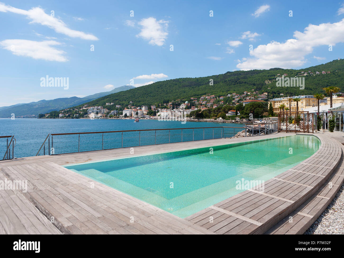 Croazia, Istria, Quarnero, Opatija, città termale, piscina, Foto Stock
