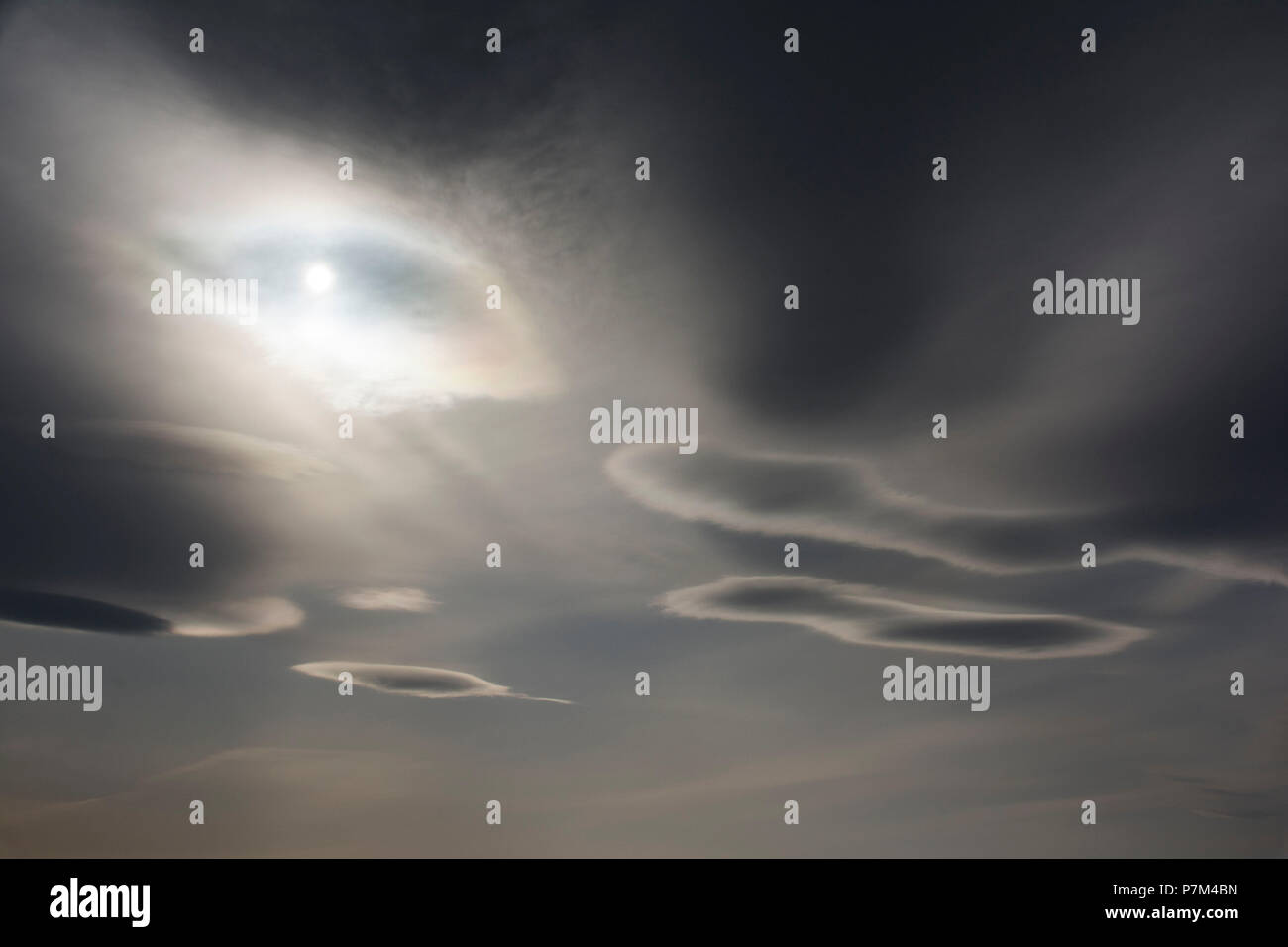 Formazioni di nubi al largo in Russia Foto Stock