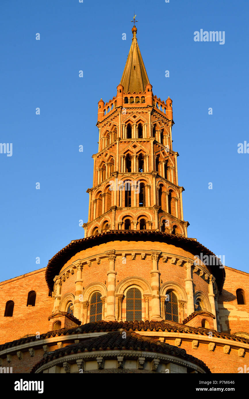 Francia, Haute Garonne, Tolosa, un arresto su El Camino de Santiago, Saint Sernin basilica elencati come patrimonio mondiale dall' UNESCO Foto Stock