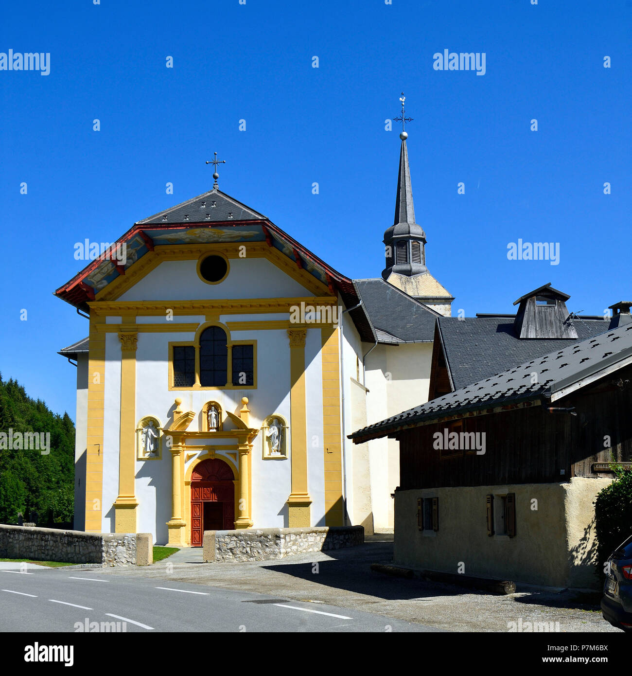 Francia, Haute Savoie, St Nicolas de Veroce, Les Sentiers du barocco, St Nicolas de Veroce chiesa Foto Stock