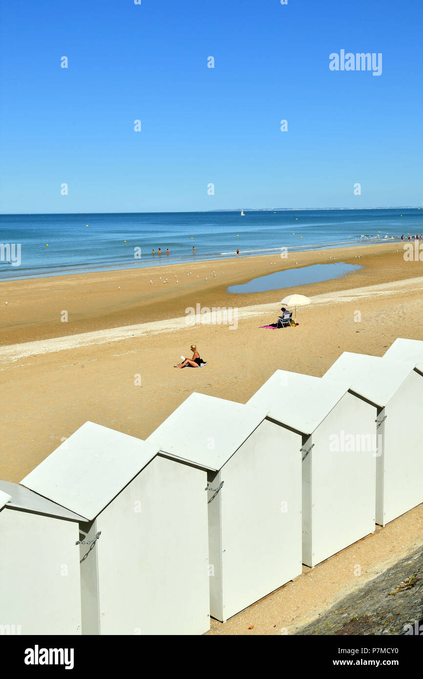 Francia, Calvados, Pays d'Auge, la cote Fleurie (costa fiorita), a Cabourg, spiaggia Foto Stock
