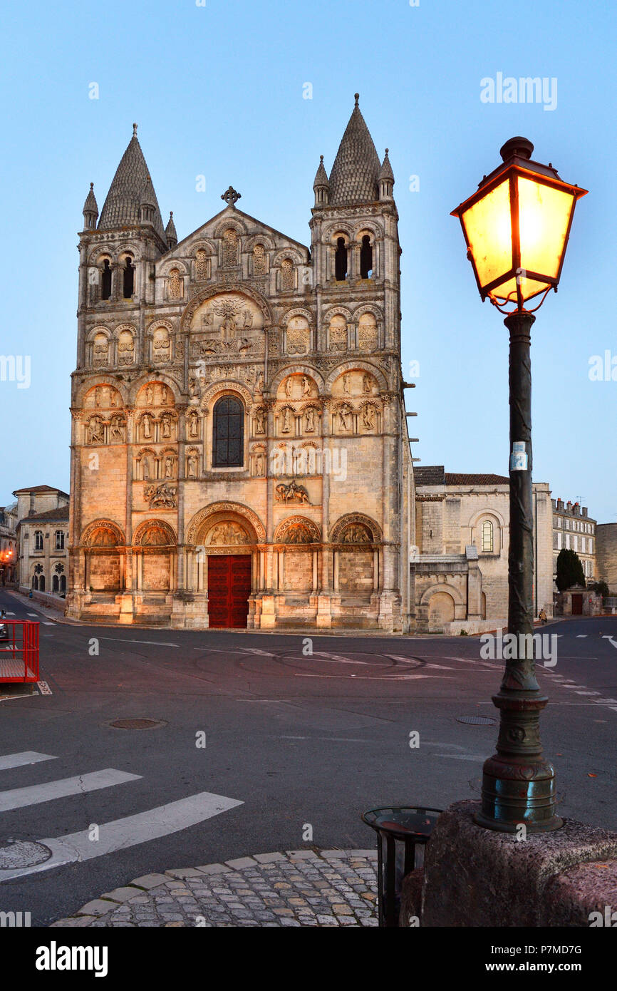 Francia, Charente, Angouleme, St Pierre Foto Stock