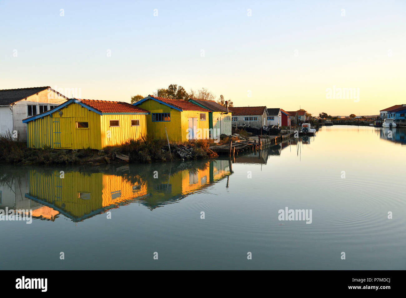 Francia, Charente Maritime, Oleron Island, Le Chateau d'Oleron, la porta di ostriche, capanne oyster Foto Stock