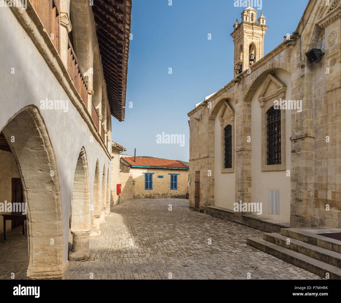 Una tipica vista nel tradizionale villaggio Omodos in Cipro Foto Stock