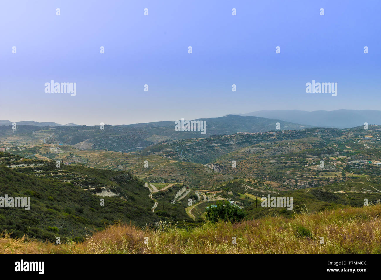 Una tipica vista nel tradizionale villaggio Omodos in Cipro Foto Stock