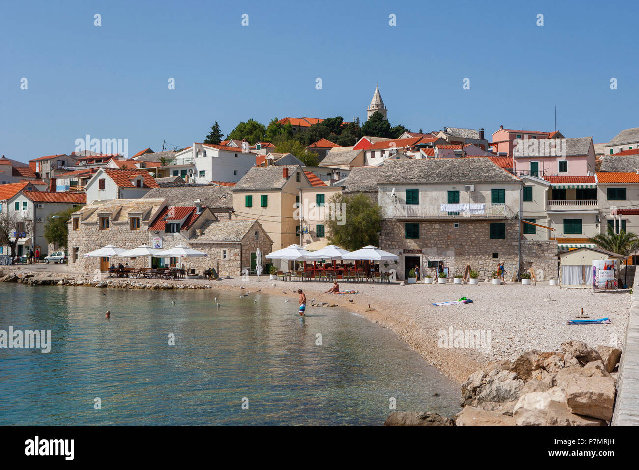 Croazia, Dalmazia Centrale Dalmazia, Primosten, città vecchia, Mare Adriatico, Foto Stock