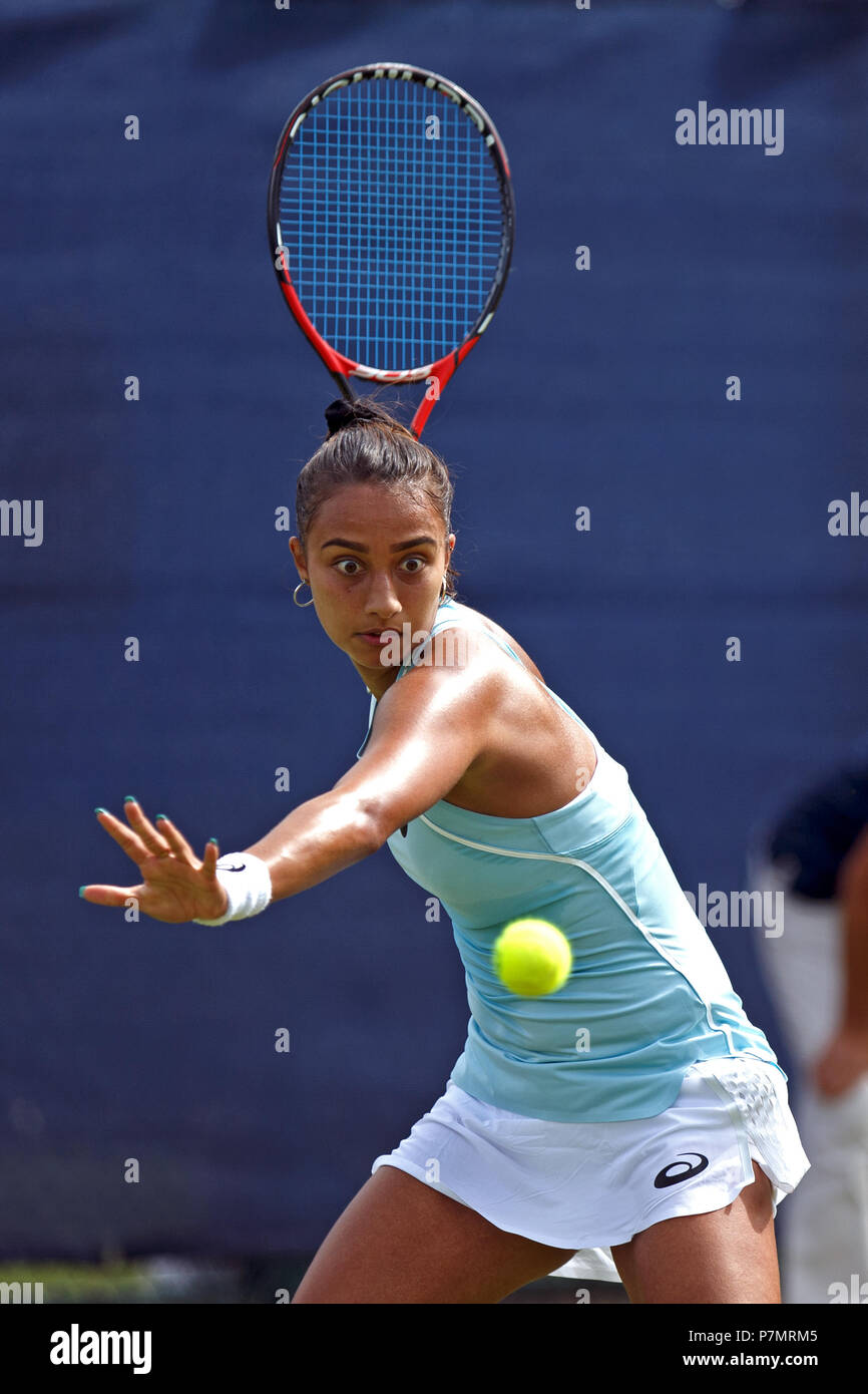 Eden Silva, una femmina di giocatore di tennis a partire dal Regno Unito, gioca un colpo durante una partita professionale nel 2018. Foto Stock