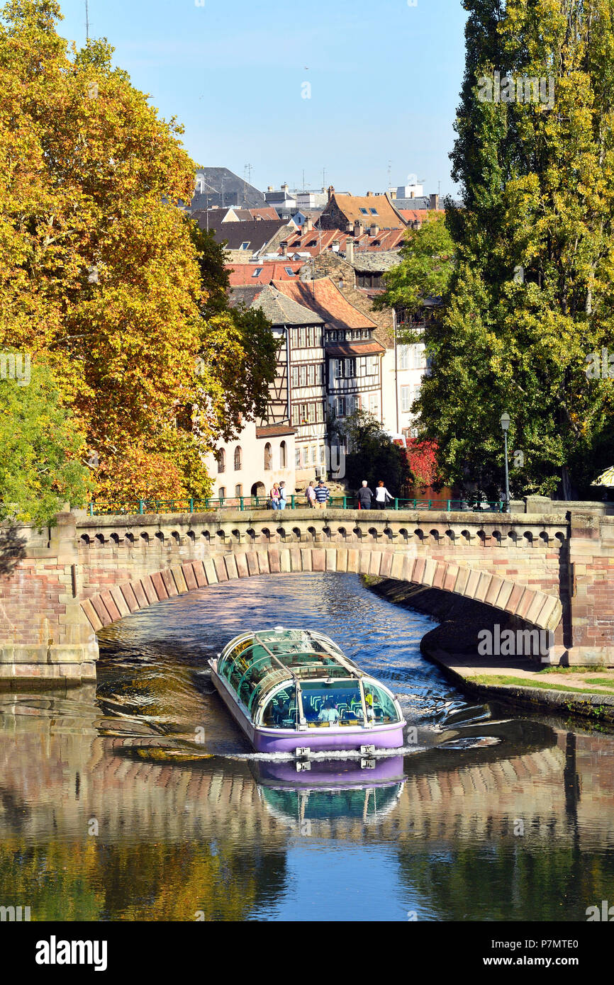 Francia, Bas Rhin, Strasburgo, città vecchia elencati come patrimonio mondiale dall' UNESCO, quartiere Petite France, ponti coperto oltre il fiume Ill Foto Stock