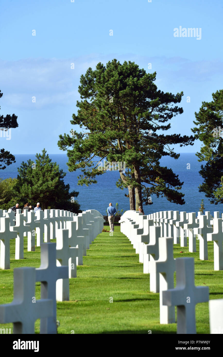 Francia, Calvados, la spiaggia di Omaha, Colleville sur Mer, Normandia cimitero americano, il marmo bianco attraversa Foto Stock