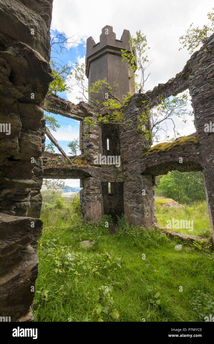 Le antiche rovine del castello, Parco Nazionale di Killarney, nella contea di Kerry, Irlanda Foto Stock
