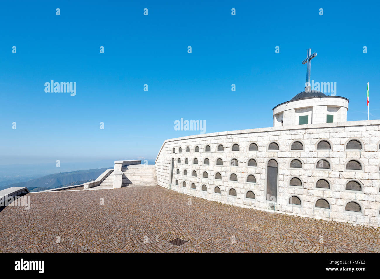 Monte Grappa, provincia di Vicenza, Veneto, Italia, Europa, la I guerra mondiale ossario Foto Stock
