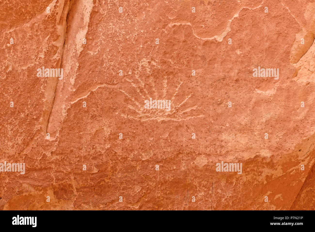 Petroglyph su una parete del Canyon a Capitol Reef National Park nello Utah Foto Stock