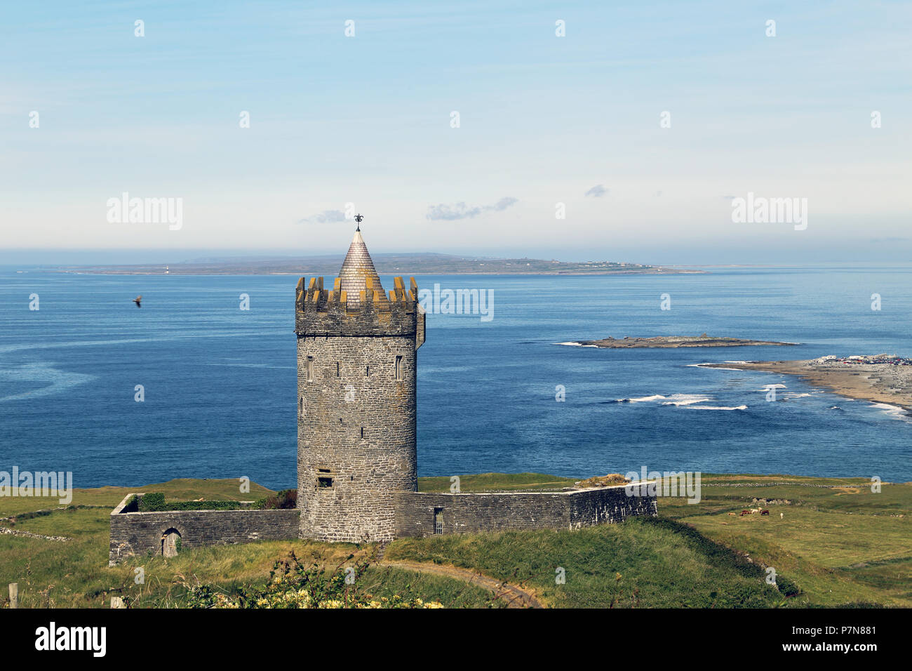 Doonagore Castle, nella contea di Clare, Irlanda Foto Stock