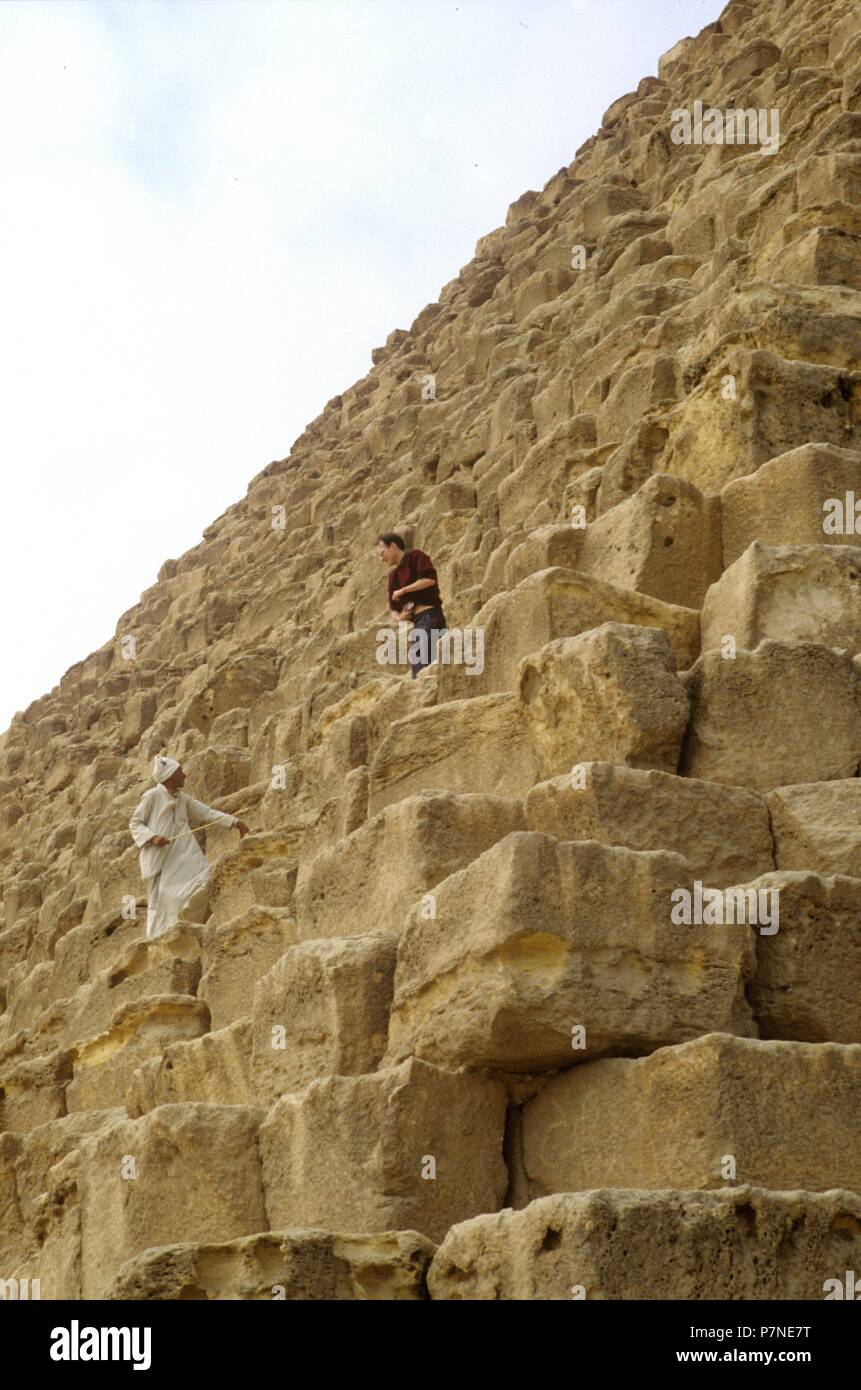 Piramide de keops immagini e fotografie stock ad alta risoluzione - Alamy