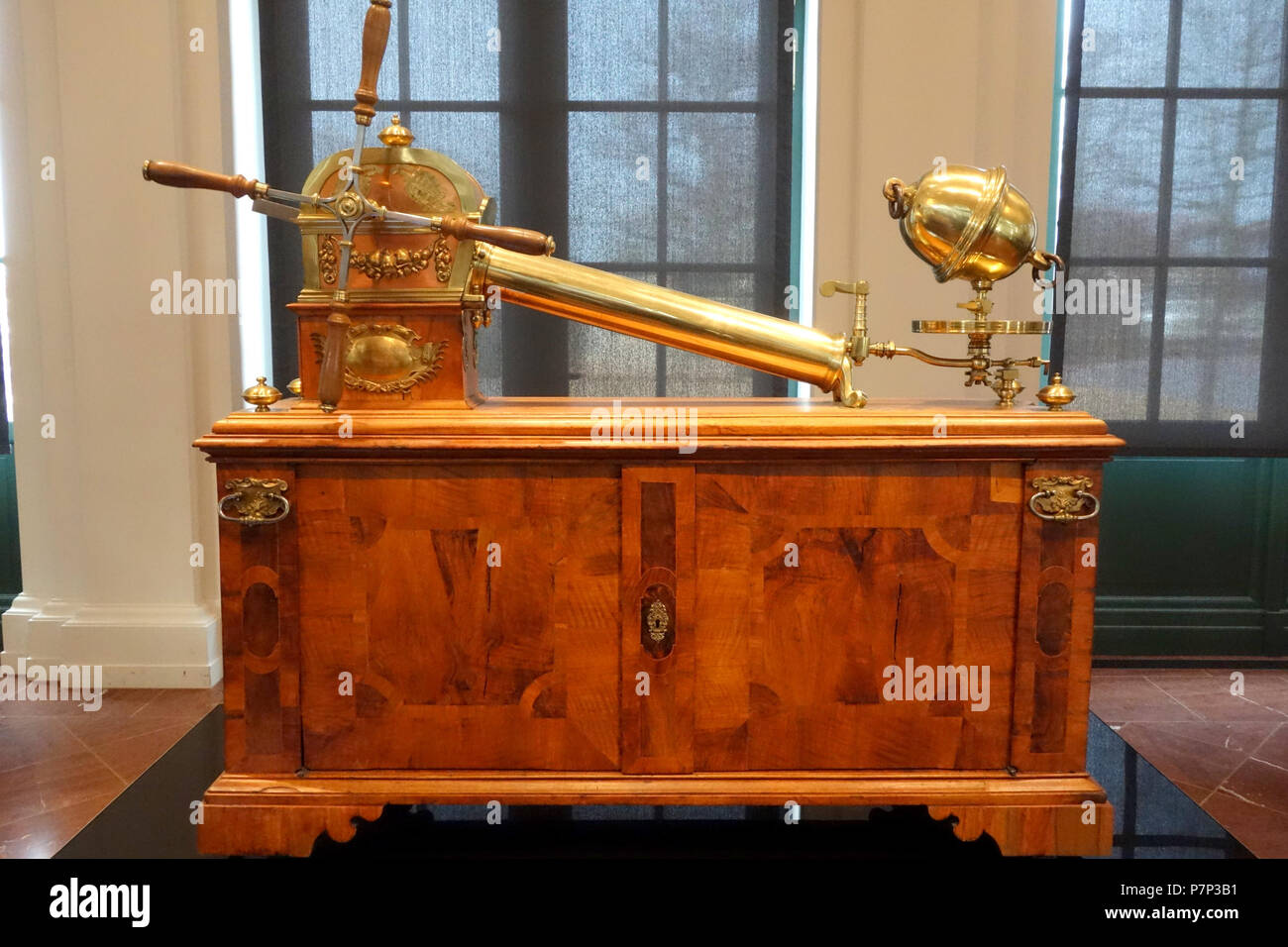 N/A. N/A 382 pompa per vuoto, Jacob Leupold, Lipsia, 1709 - Salone Mathematisch-Physikalischer, Dresden - DSC08138 Foto Stock