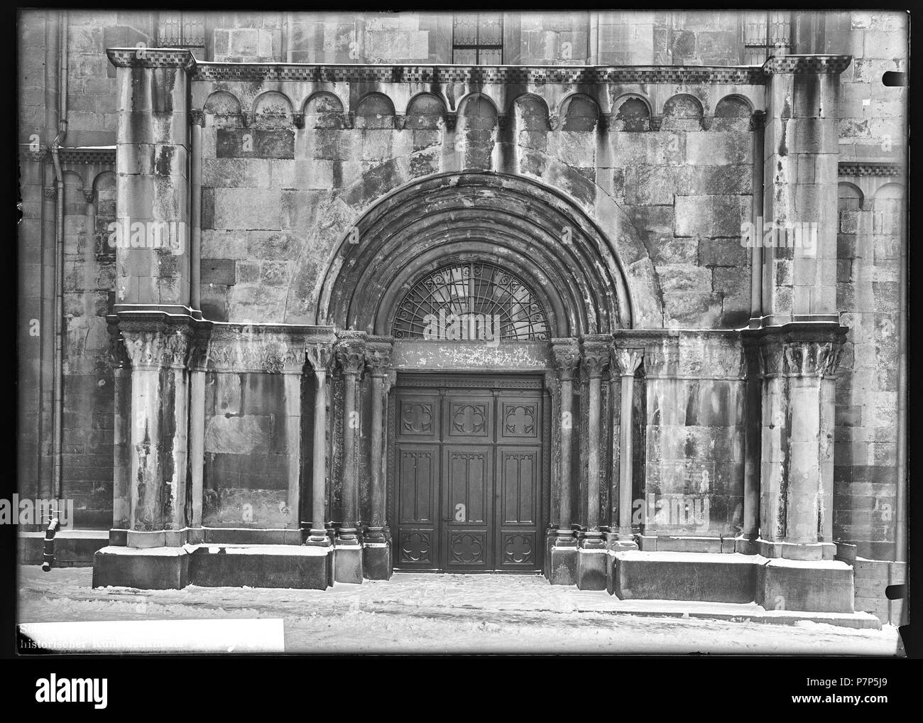 87 CH-NB - Zurigo, Grossmünster, Portail, vue d'ensemble - Collezione Max van Berchem - EAD-6581 Foto Stock