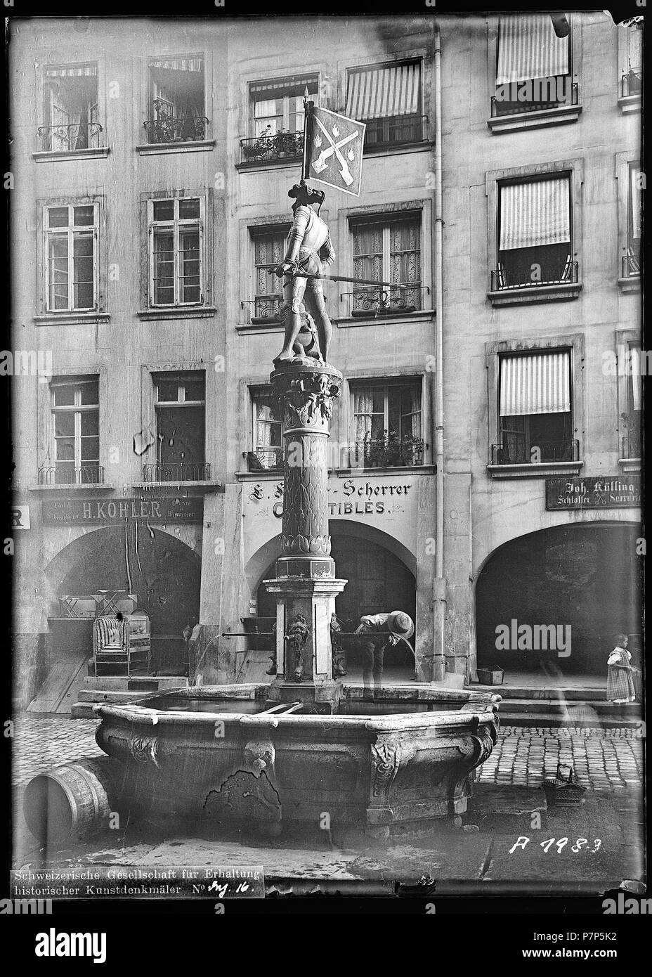 68 CH-NB - Berna, Schützenbrunnen, vue d'ensemble - Collezione Max van Berchem - EAD-6596 Foto Stock