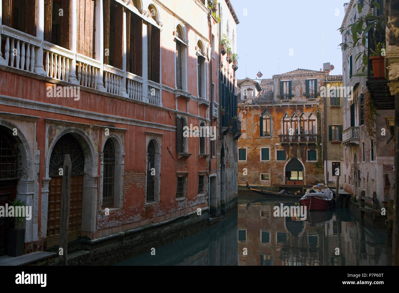 Rio dei Barcaroli, San Marco, Venezia, Italia: Un tranquillo canale sul mare vicino al cuore di venezia Foto Stock
