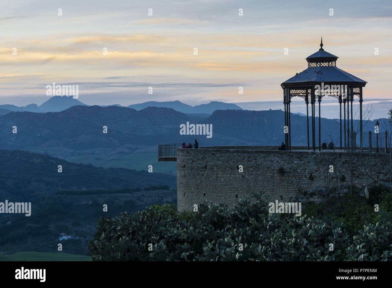 Mirador en onu parque publico, Ronda ,provincia de MálagaAndalucia, Spagna. Foto Stock