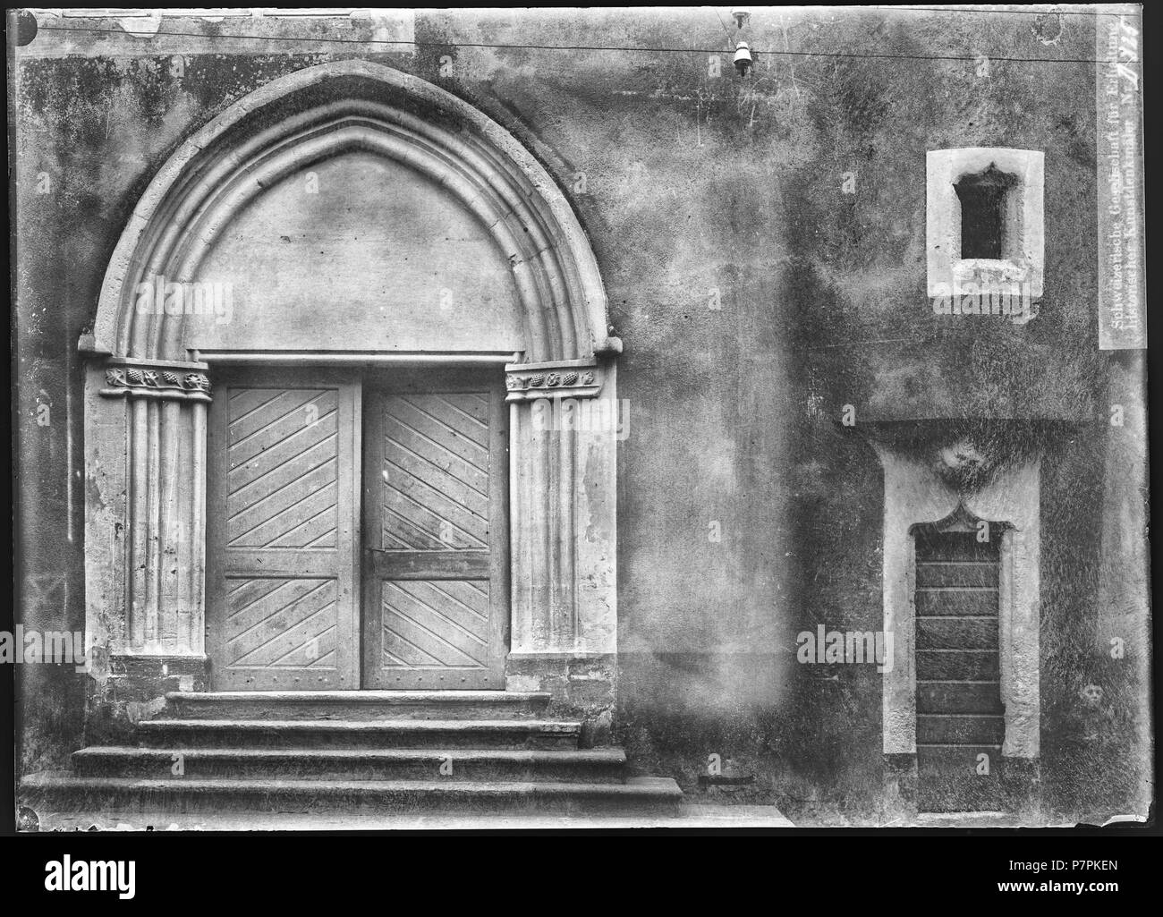 76 CH-NB - Orbe, Tempio di Notre-dame, Porche d'entrée, vue d'ensemble - Collezione Max van Berchem - EAD-7413 Foto Stock