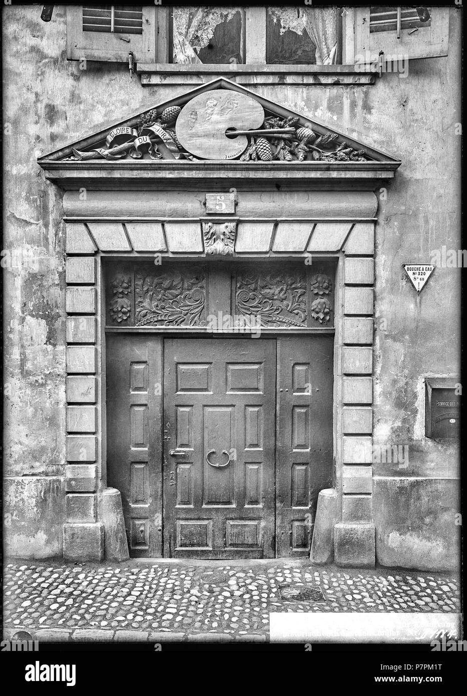 71 CH-NB - Genève, Maison, Porte d'entrée, vue partielle - Collezione Max van Berchem - EAD-8713 Foto Stock
