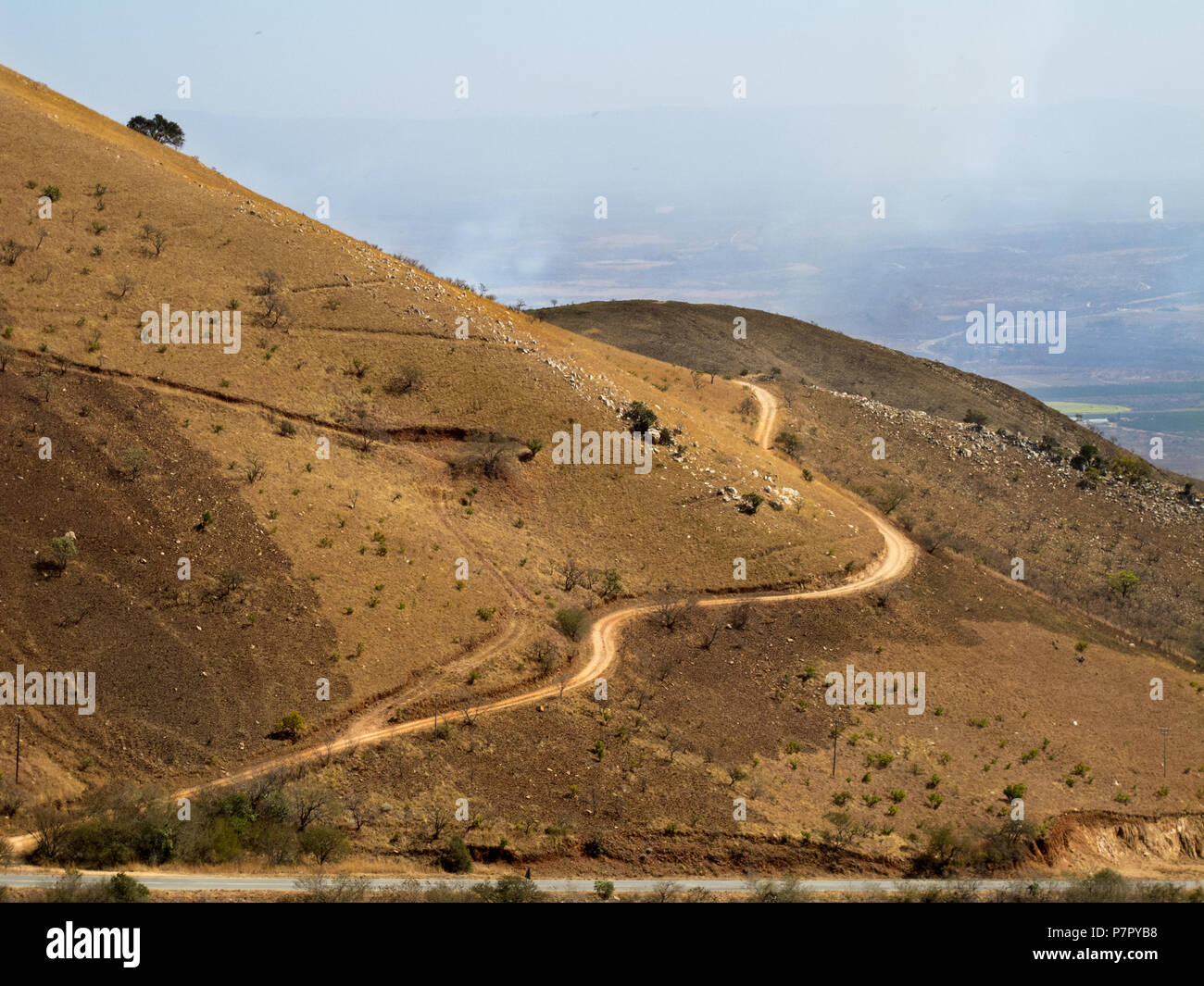 Panoramica strada del paese nelle montagne del Sud Africa Foto Stock