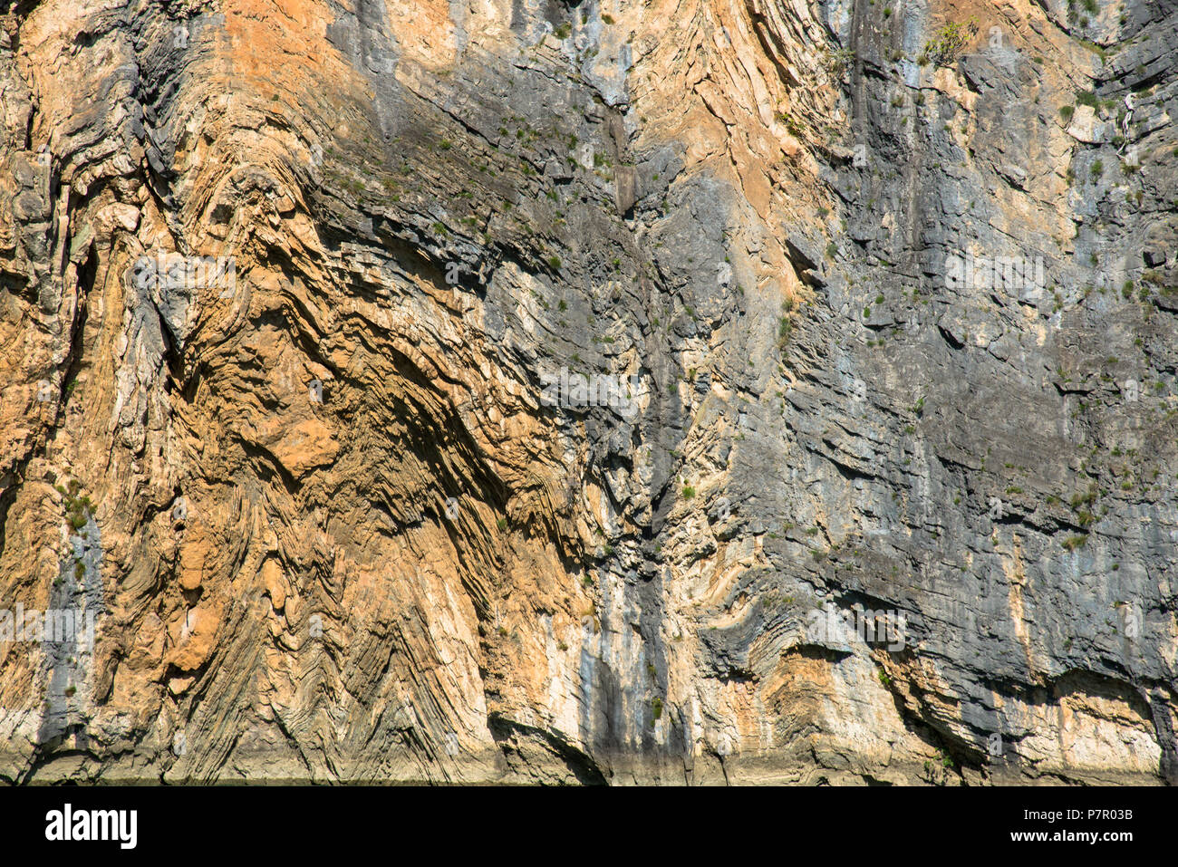 Modelli su rockface in Albania Foto Stock