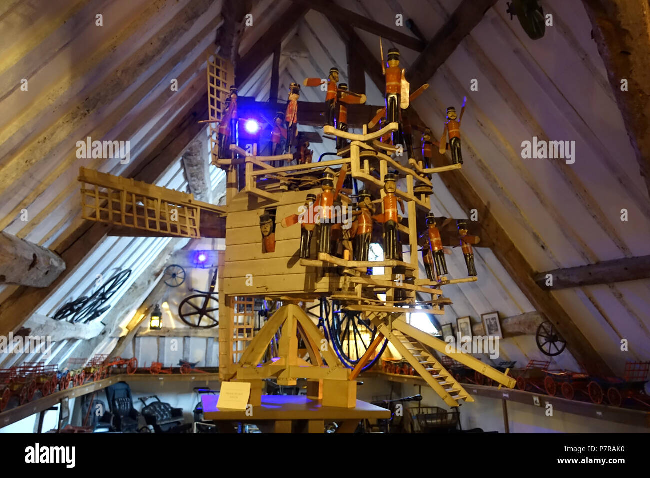 N/A. N/A 399 Whirligig - Snowshill Manor - Gloucestershire, Inghilterra - DSC09566 Foto Stock