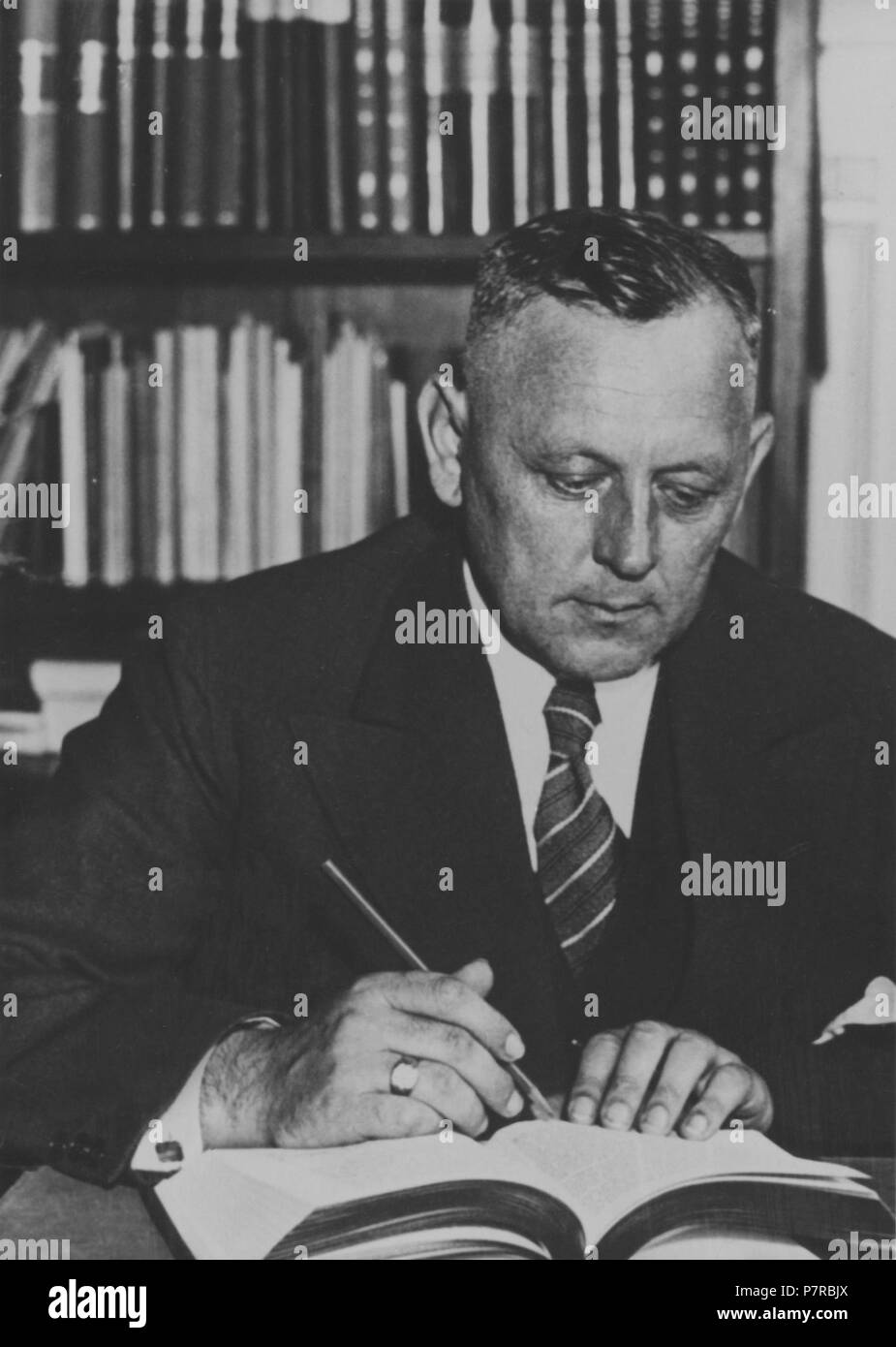 Nederlands: Fritz Wächtler, gauleiter van de Beierse Ostmark, zal Nederland bezoeken. 1940s 165 FritzWachtler Foto Stock