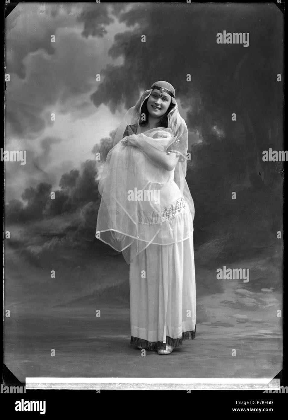 N/A. N/A 381 Undine Peterson, ballerino in prestazioni sconosciuto - SMV - GP022 Foto Stock