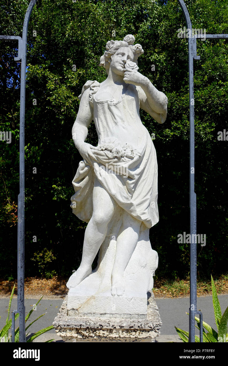 Inglese: scultura in Museo e Giardini di Vizcaya - Miami, Florida, Stati Uniti d'America. 13 Marzo 2017 12:36:56 355 statua - Museo e Giardini di Vizcaya - Miami, Florida - DSC08637 Foto Stock