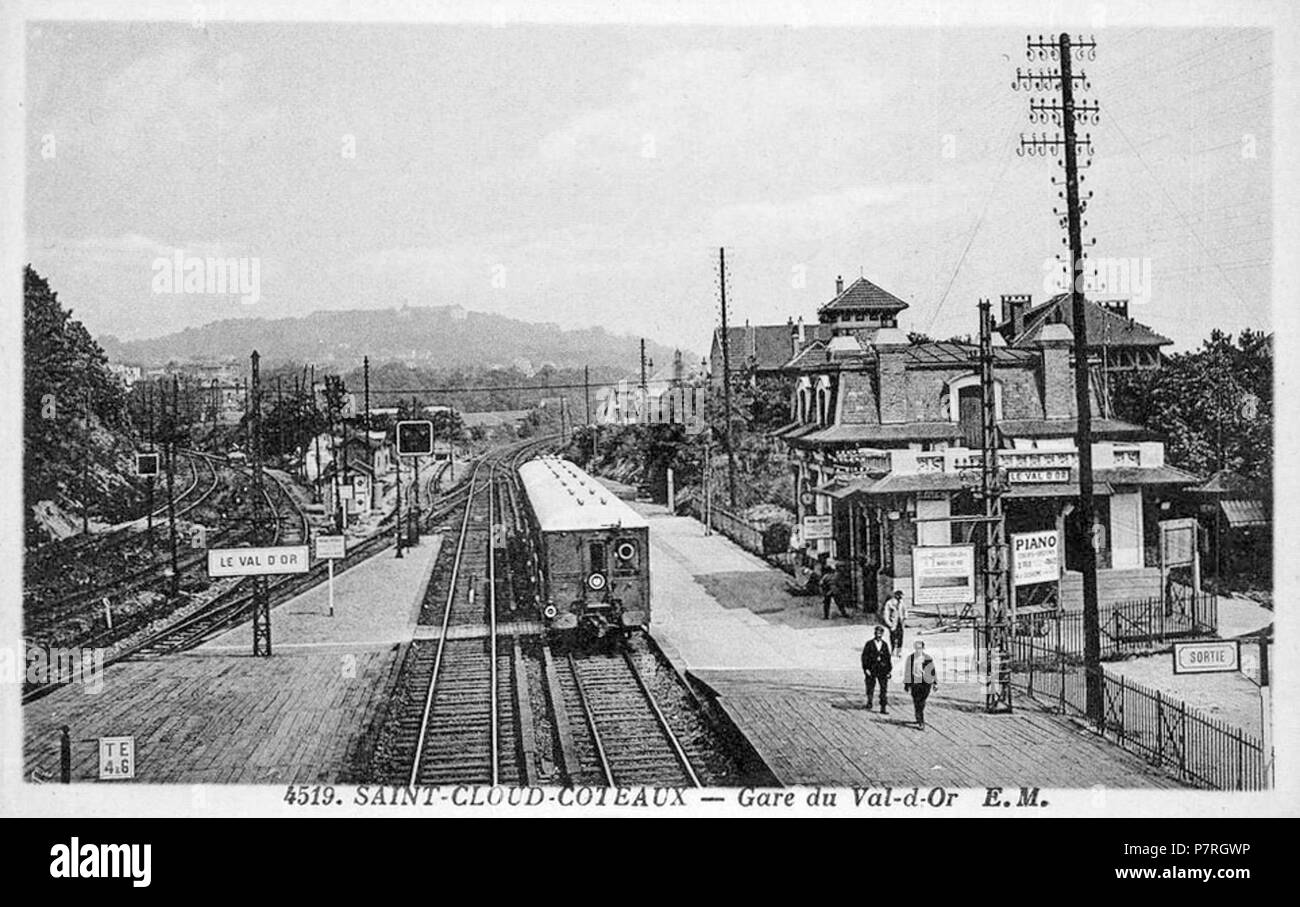 Français : Intérieur de la gare du Val d'Or avec l'embranchement vers Les Ateliers de Rueil. Eseguire la scansione le 2015-12-15 carte postale ancienne vers 1930 167 Gare-Val d'Or-Embranchement-1930 Foto Stock