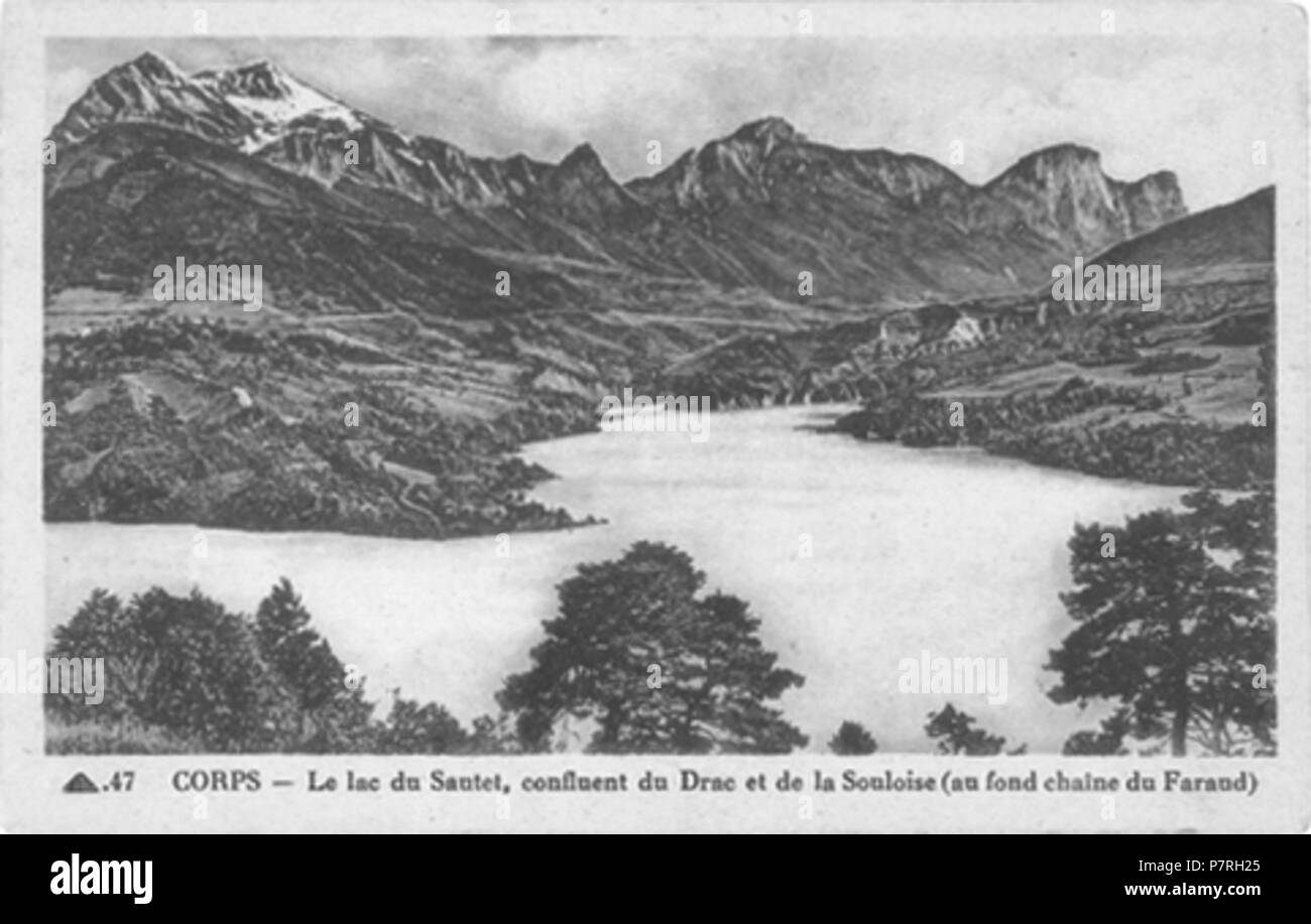 Français : Le Lac du Sautel, confluente du Drac et de la Souloise, et Ambel, vue depuis Corps, Isère, Francia. Au fond, la chaine du Faraud. debutto XX siècle 96 confluenza du Drac et de la Souloise CPA Foto Stock