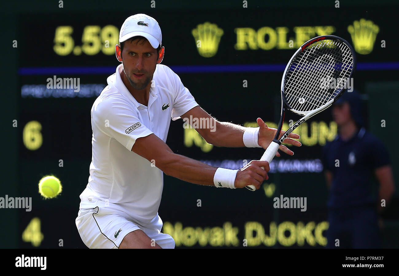 Novak Djokovic in azione il giorno sei dei campionati di Wimbledon al All England Lawn Tennis e Croquet Club, Wimbledon. Stampa foto di associazione. Picture Data: Sabato 7 Luglio, 2018. Vedere PA storia il tennis a Wimbledon. Foto di credito dovrebbe leggere: Nigel francese/filo PA. Restrizioni: solo uso editoriale. Nessun uso commerciale senza il previo consenso scritto della AELTC. Immagine ancora utilizzare solo - Assenza di immagini in movimento per emulare broadcast. Nessuna sovrapposizione o rimozione di sponsor/annuncio loghi. Chiamate il numero +44 (0)1158 447447 per ulteriori informazioni. Foto Stock