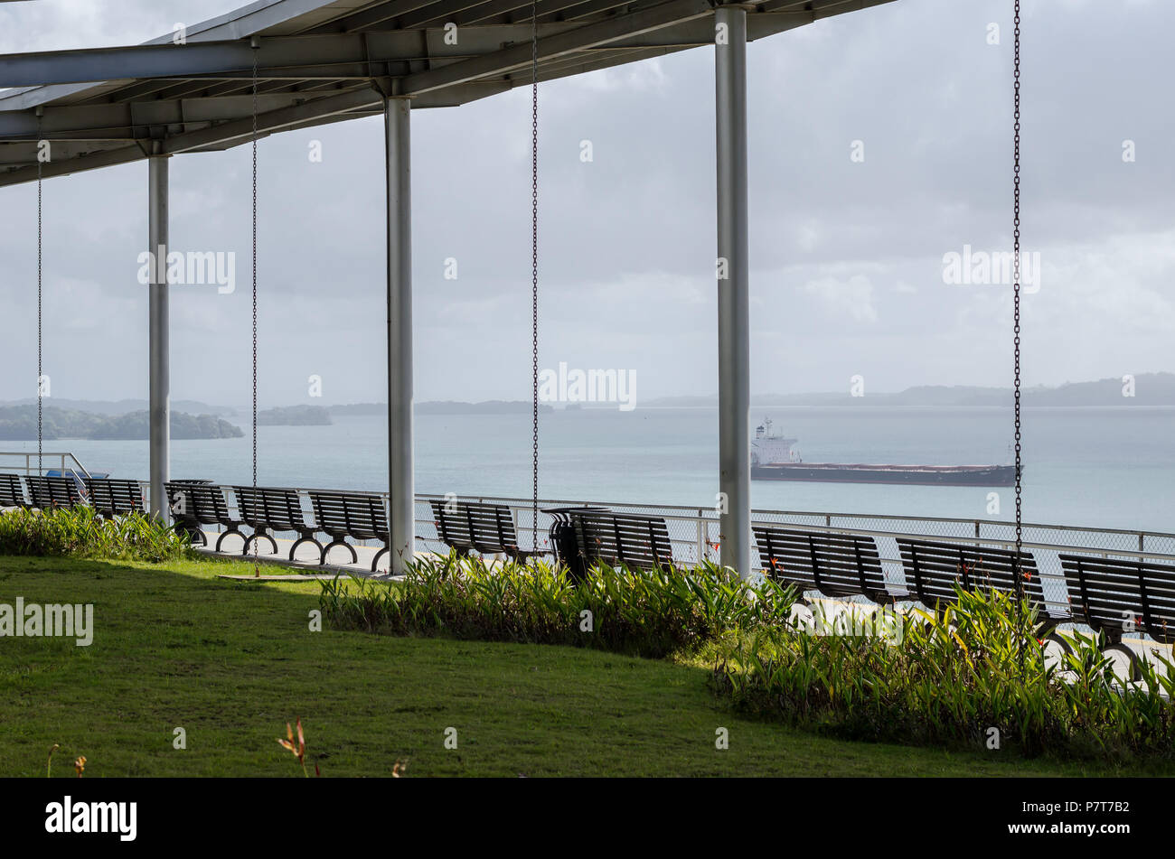 Il Lago di Gatun vista da Agua Clara Visitor Center, il canale di Panama Foto Stock