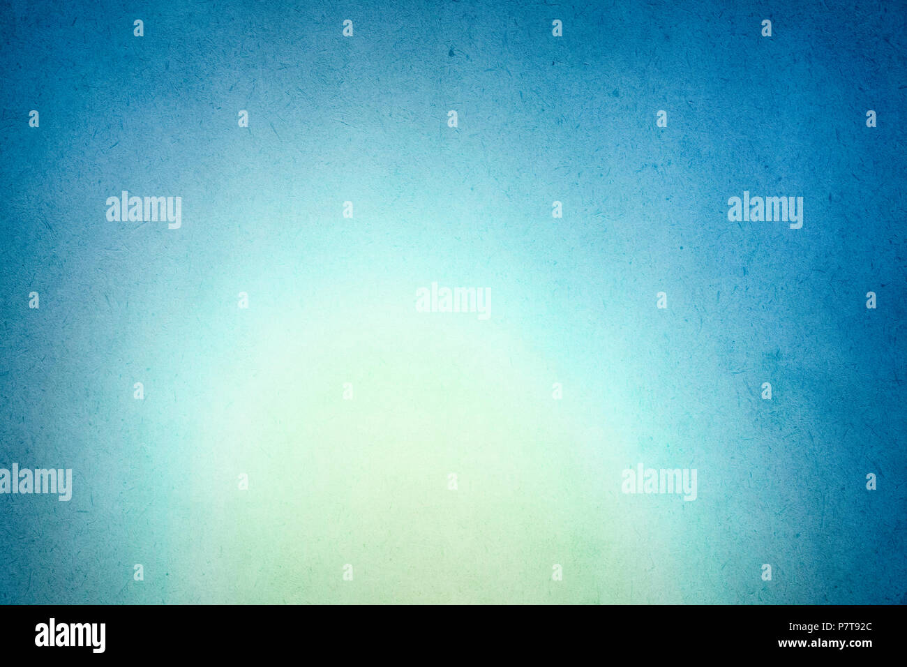 Gradiente blu vernice ad acquerello su carta vecchia con sbavature di granella sporca astratto di texture per Foto Stock
