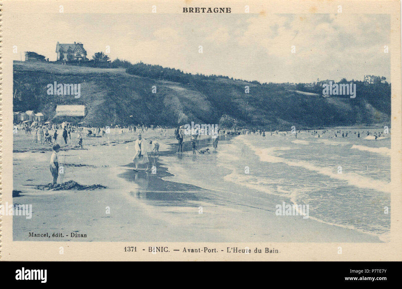 Français : Binic (Côtes-d'Armor, Francia) , carte postale ancienne. 1 Gennaio 1935 46 Binic-FR-22-vers 1930-plage de l'avant port Foto Stock