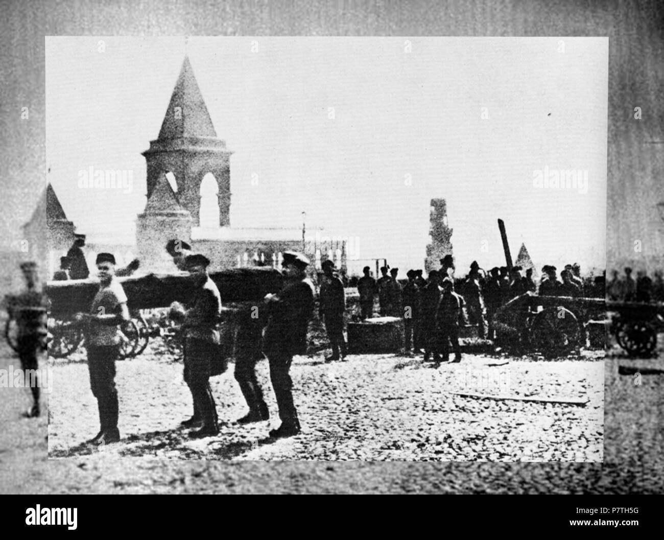 Deutsch: Lenin während des allrussischen Subbotniks am 1. Mai 1920 im Kreml, Moskau inglese: V. I. Lenin al All-Russia Subbotnik in terreni del Cremlino. Mosca. 1 Maggio 1920 7 19200501-lenin subbotnik Cremlino Foto Stock