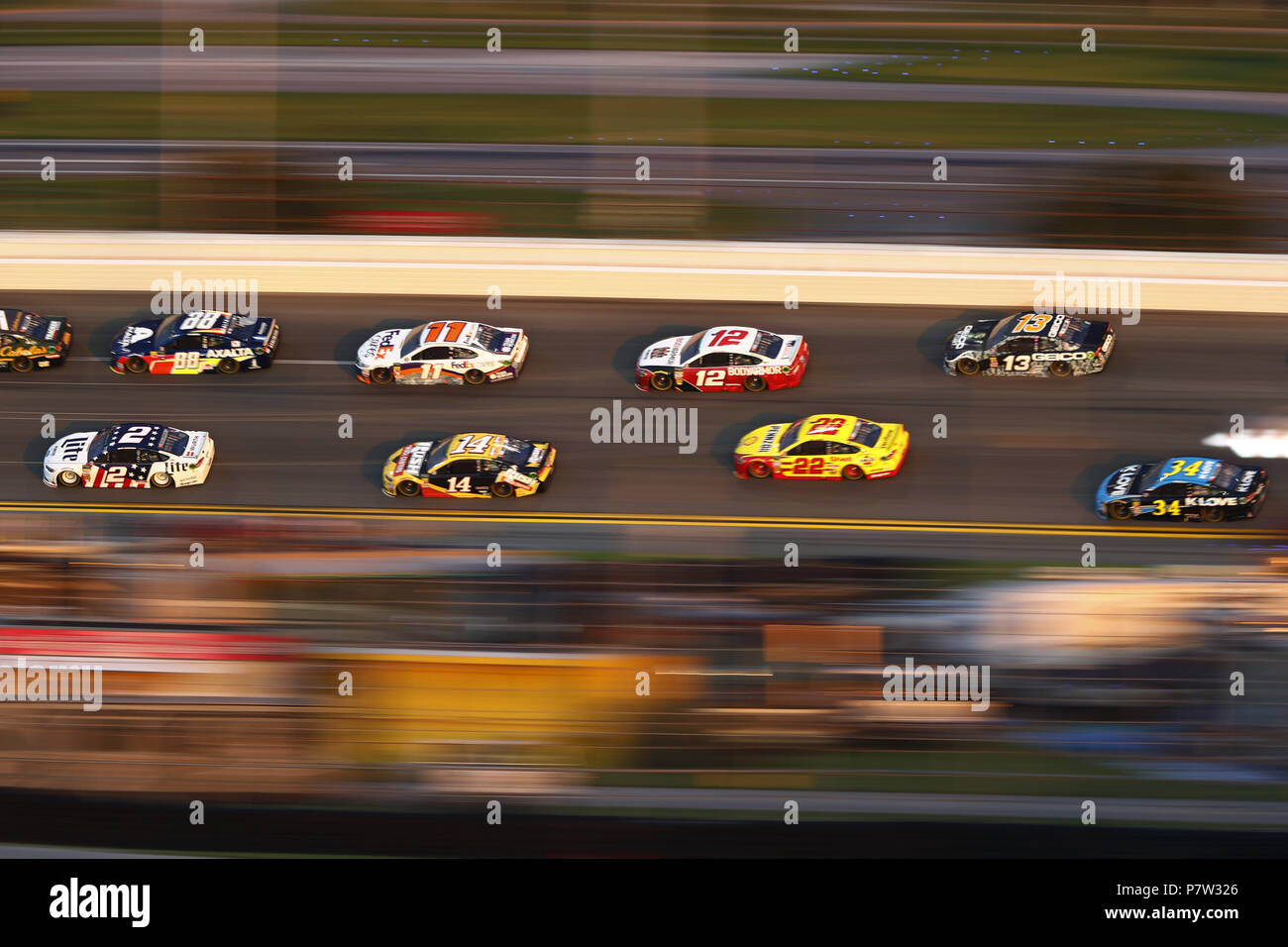 Daytona Beach, Florida, Stati Uniti d'America. 7 Luglio, 2018. Il Monster Energy NASCAR Cup Series gare nel pack durante il coke zero zucchero 400 al Daytona International Speedway di Daytona Beach, Florida. Credito: Chris Owens Asp Inc/ASP/ZUMA filo/Alamy Live News Foto Stock