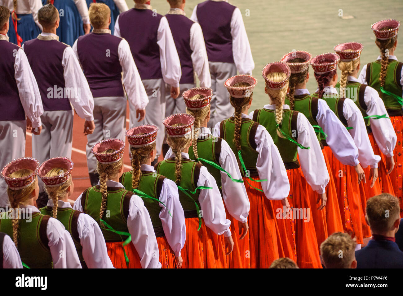 Riga, Lettonia. 07 Luglio, 2018. 07.07.2018. RIGA, Lettonia. Grande concerto danza 'Mara Paese", durante il canto e danza celebrazione. Credito: Gints Ivuskans/Alamy Live News Credito: Gints Ivuskans/Alamy Live News Foto Stock