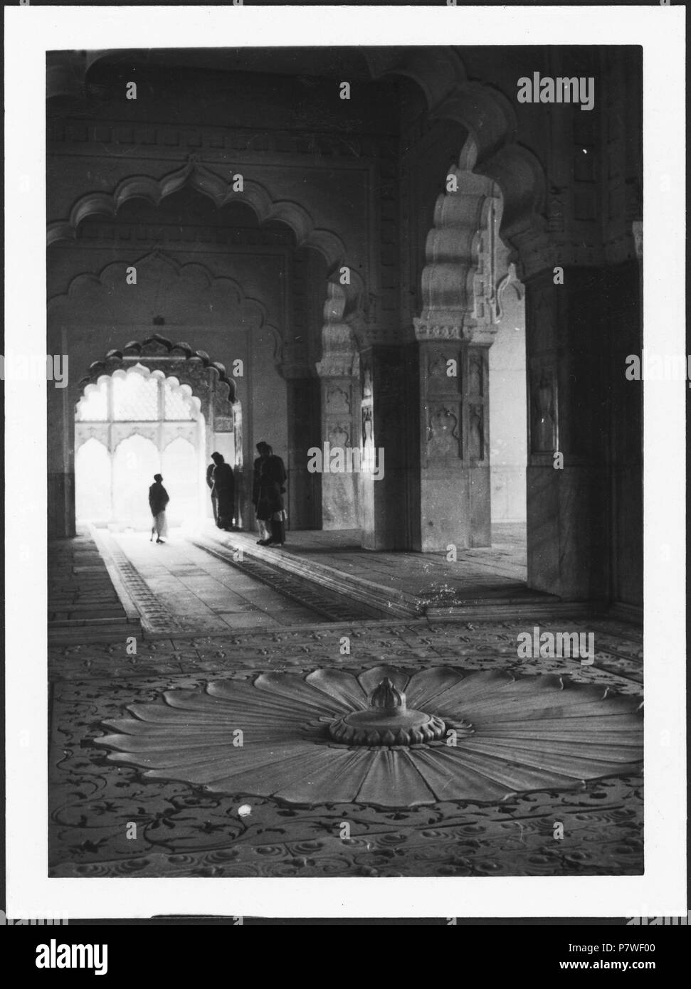 Britisch-Indien, Delhi: Red Fort (Lal Qila); Ein Marmorbrunnen in forma einer Lotusblüte. Dal 1939 fino al 1940 68 CH-NB - Britisch-Indien, Delhi- fort rosso (Lal Qila) - Annemarie Schwarzenbach - SLA-Schwarzenbach-UN-5-22-069 Foto Stock