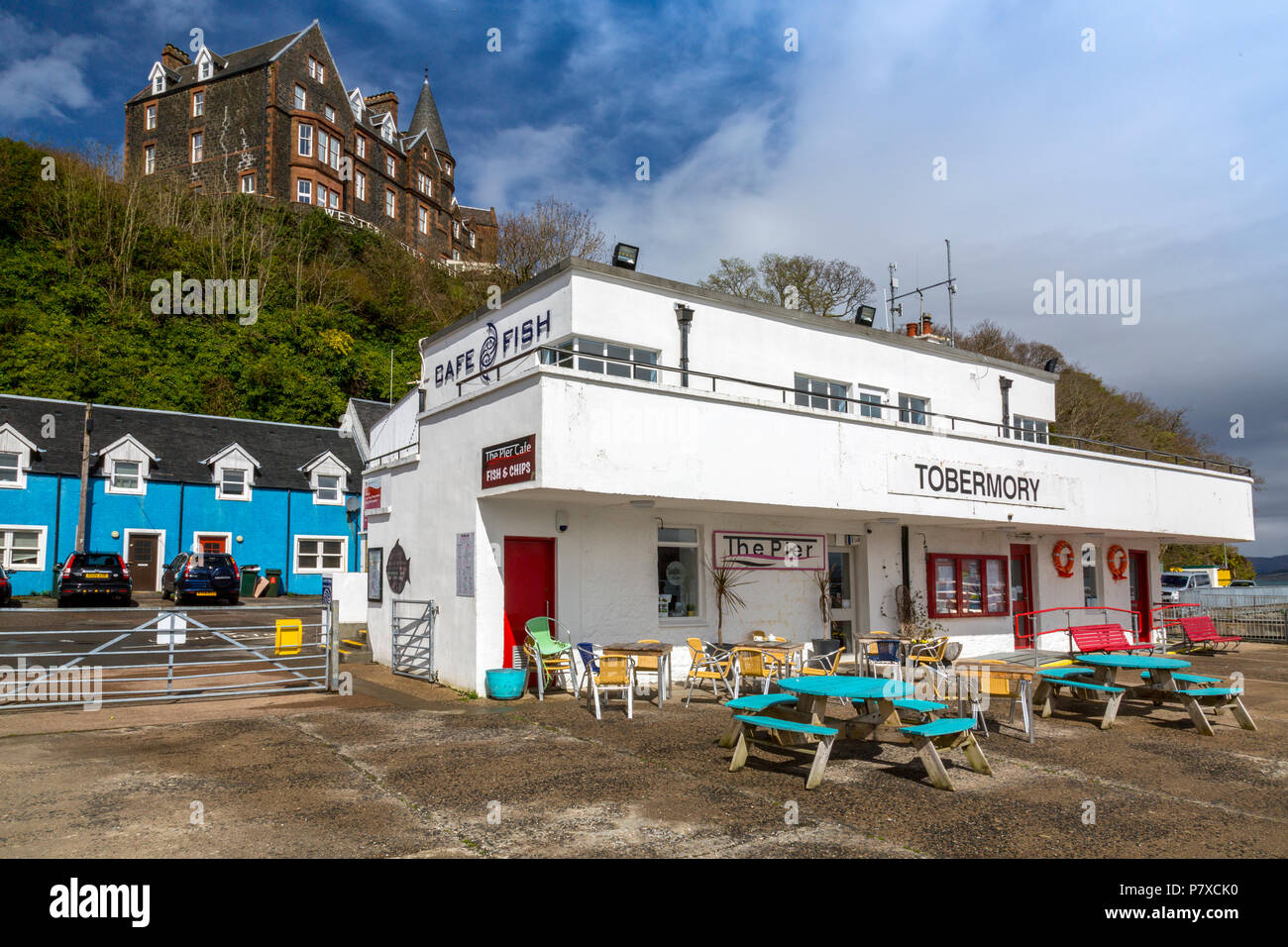 L'ex pier head uffici a Tobermory, ora un pesce e chip cafe, Isle of Mull, Argyll and Bute, Scotland, Regno Unito Foto Stock
