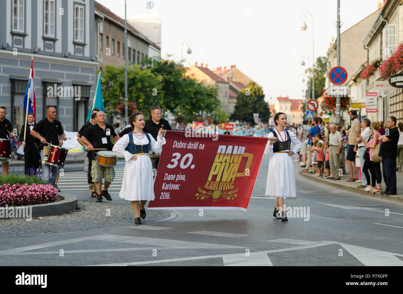 Festa della Birra parade di Karlovac / Croazia Foto Stock